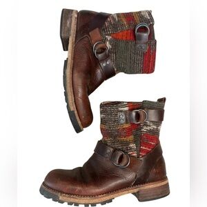 Woolrich sz8 vintage fabric (wool) Santa Fe boots in great vintage condition.